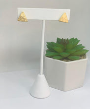 Cargar imagen en el visor de la galería, GD TRIANGLE STUD ER
