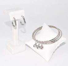 Cargar imagen en el visor de la galería, SLV BALL WIRED BANGLE
