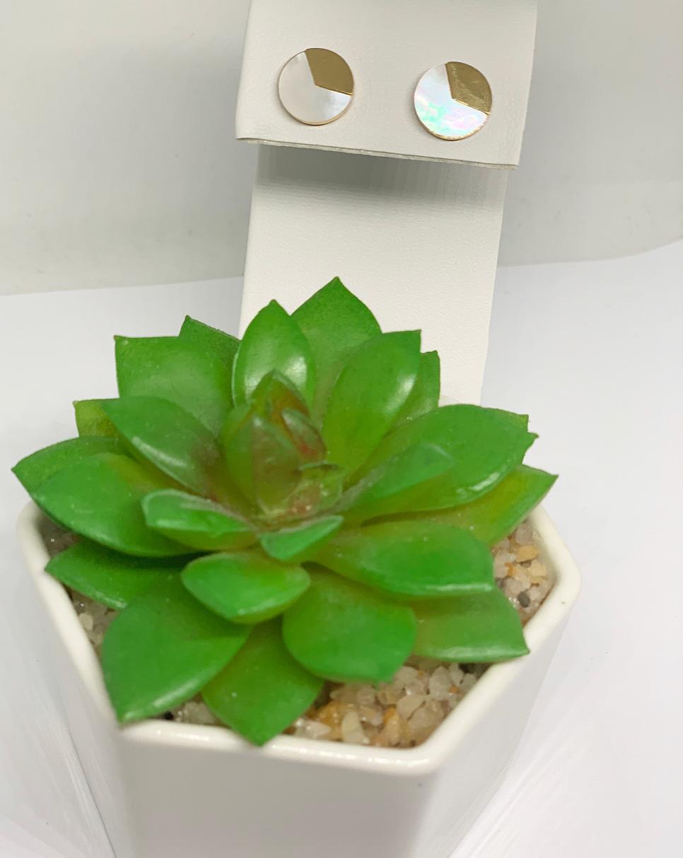 GD/MOP STUD EARRING